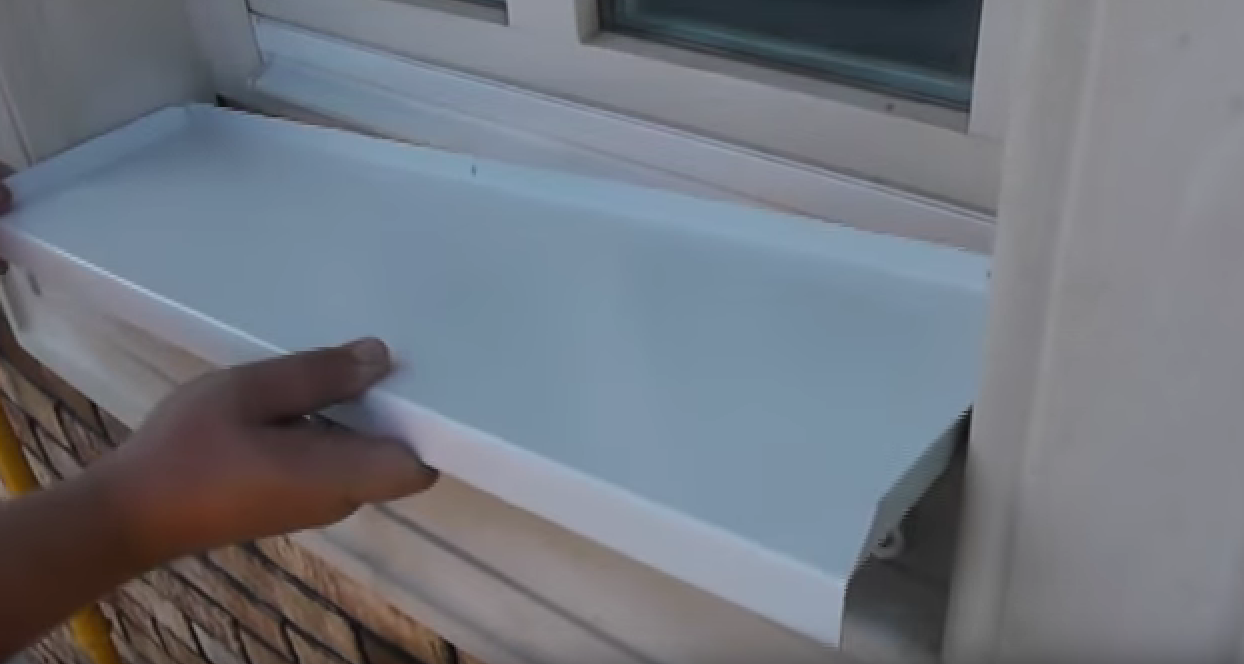 Как установить отливы на пластиковые окна